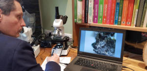 binocular image retranscribed on screen