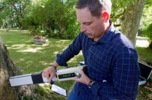 Nicolas Gobert with resistograph, Nicolas Gobert, Patrimoine Vegetal, expert arboricole